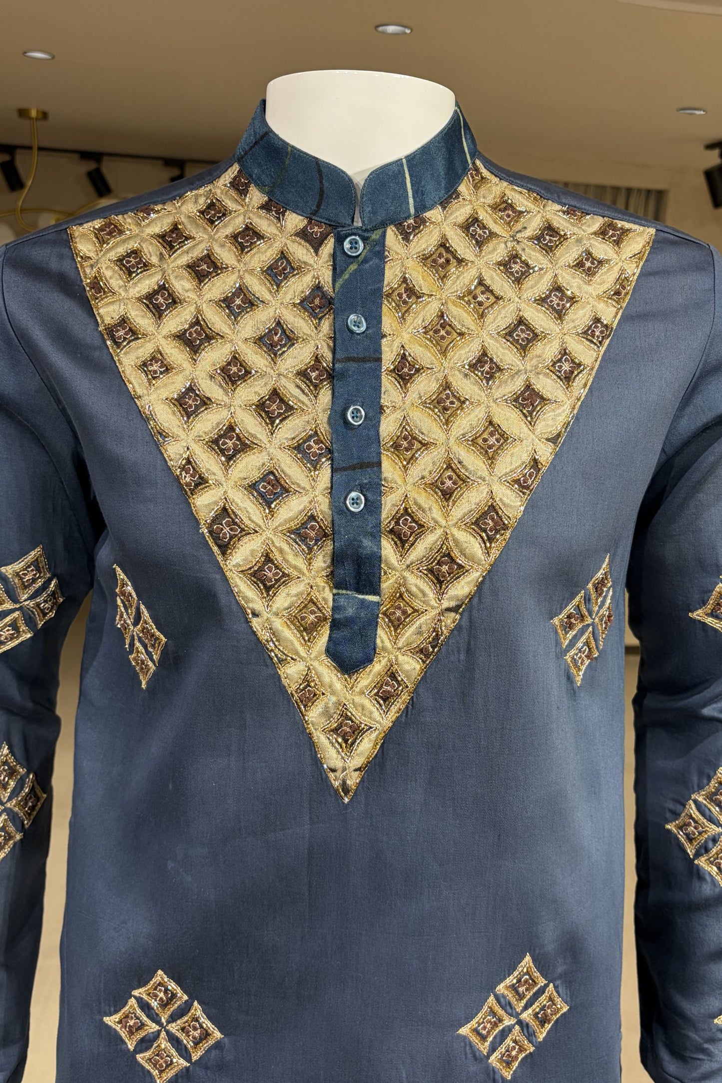 Zarbaft Kurta Set