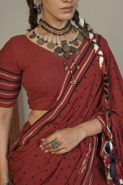 Rakta Butti Ajrakh Cotton Saree – Vesha