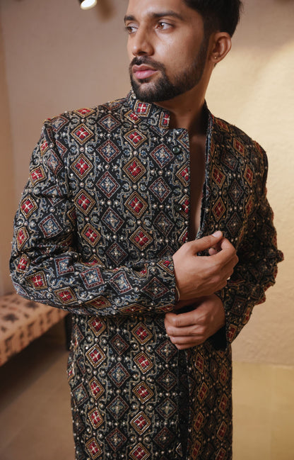 Akaar Kurta Set