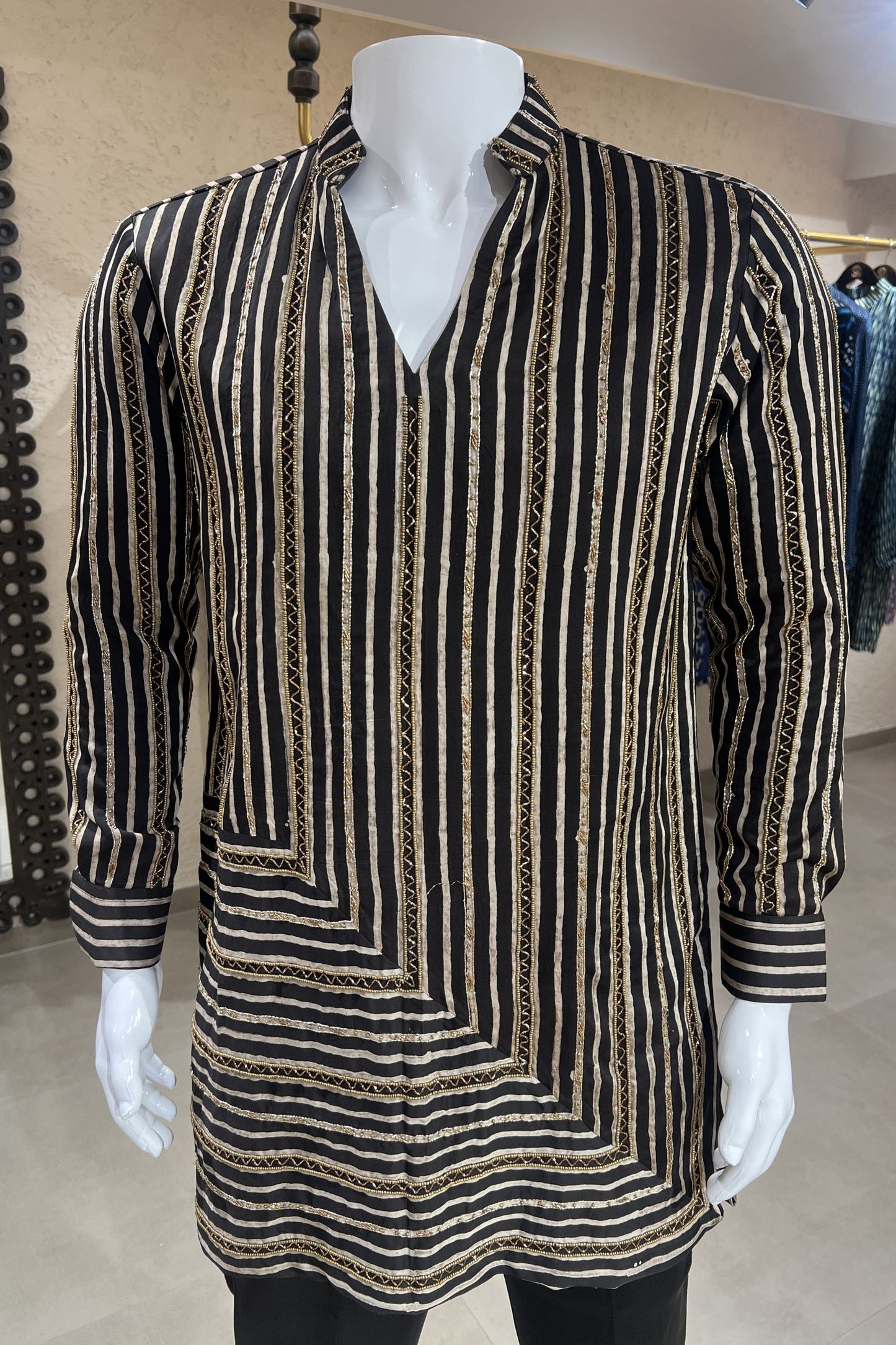 Aayam Virasat Modal Silk Kurta Set