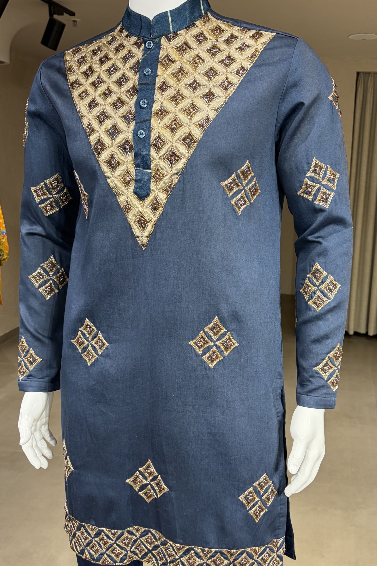 Zarbaft Kurta Set
